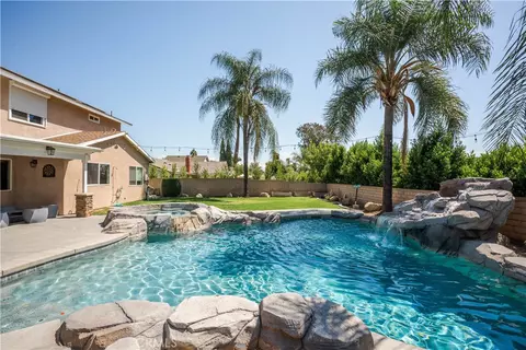 Exterior - 1150 W Aster St, Upland, CA 91786 photo 6 of 11