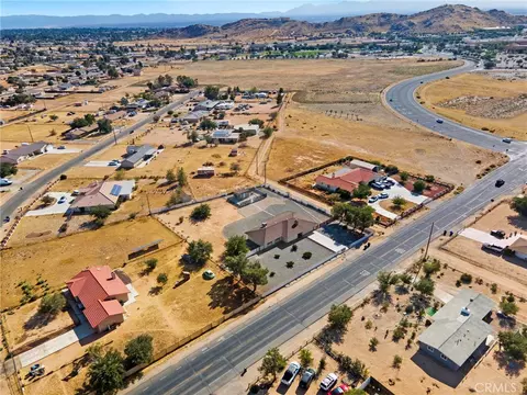View/Area - 20971 Thunderbird Rd, Apple Valley, CA 92307 photo 3 of 6