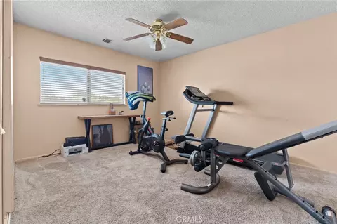 Bedroom - 20971 Thunderbird Rd, Apple Valley, CA 92307 photo 2 of 4