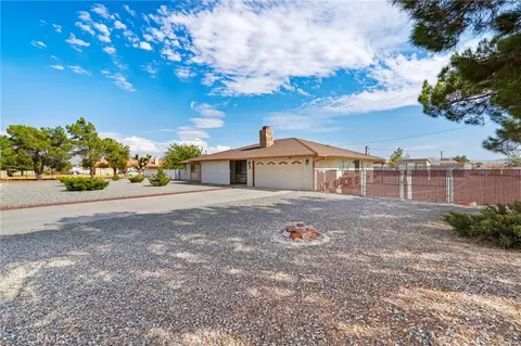 Exterior - 20971 Thunderbird Rd, Apple Valley, CA 92307 photo 6 of 14