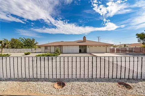Exterior - 20971 Thunderbird Rd, Apple Valley, CA 92307 photo 3 of 14
