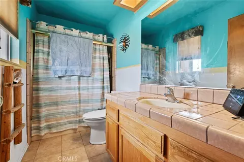 Bath - 20971 Thunderbird Rd, Apple Valley, CA 92307 photo 2 of 2