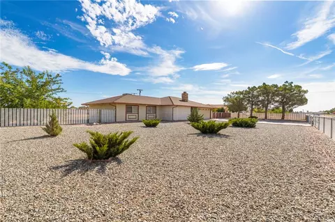 Exterior - 20971 Thunderbird Rd, Apple Valley, CA 92307 photo 5 of 14