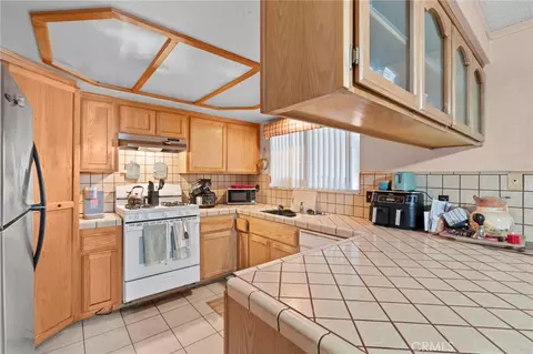 Kitchen - 20971 Thunderbird Rd, Apple Valley, CA 92307 photo 1 of 4