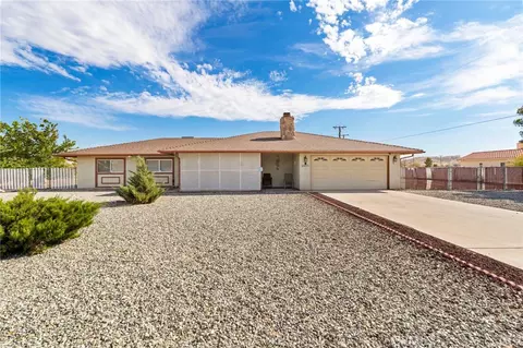 Exterior - 20971 Thunderbird Rd, Apple Valley, CA 92307 photo 4 of 14