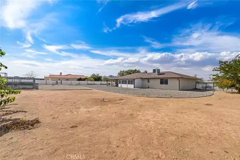Exterior - 20971 Thunderbird Rd, Apple Valley, CA 92307 photo 10 of 14