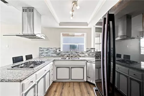 Kitchen - 14515 Rivers Edge, Helendale, CA 92342 photo 2 of 2