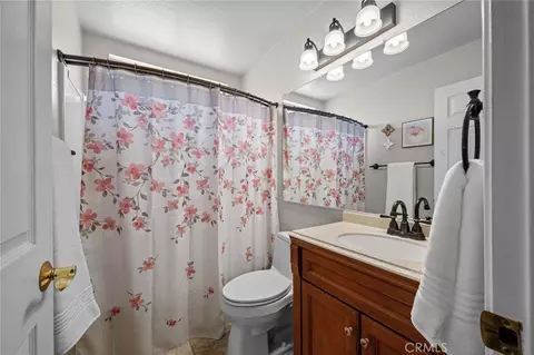 Bath - 6431 Teton Peak Ct, Rancho Cucamonga, CA 91737 photo 2 of 5