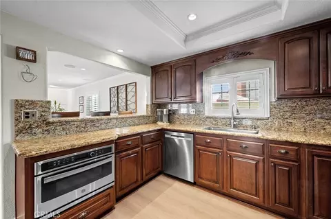 Kitchen - 6431 Teton Peak Ct, Rancho Cucamonga, CA 91737 photo 7 of 8