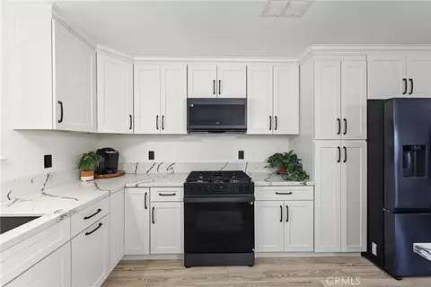 Kitchen - 7363 Berkshire Ave, Rancho Cucamonga, CA 91730 photo 5 of 5