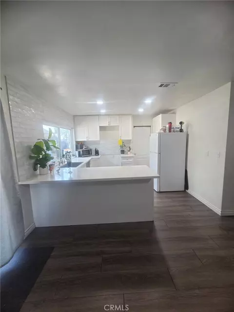 Kitchen - 4625 Horseshoe Ln, Riverside, CA 92509 photo 2 of 4