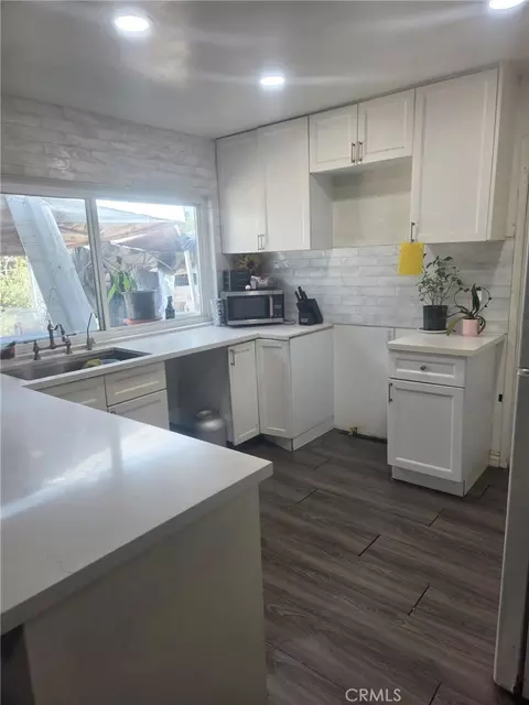 Kitchen - 4625 Horseshoe Ln, Riverside, CA 92509 photo 3 of 4