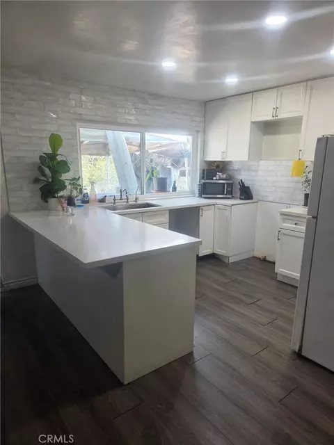 Kitchen - 4625 Horseshoe Ln, Riverside, CA 92509 photo 4 of 4