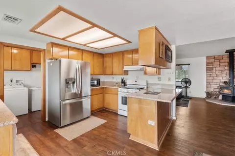 Kitchen - 8757 Pacific, Phelan, CA 92371 photo 1 of 1