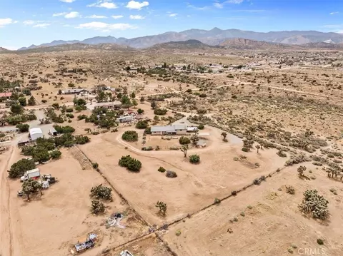 View/Area - 8757 Pacific, Phelan, CA 92371 photo 2 of 6