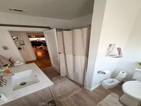 Bath - 4574 Central Ave, Riverside, CA 92506 photo 3 of 5