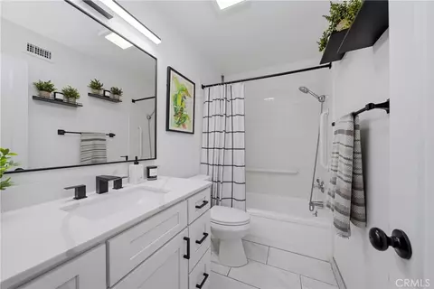 Bath - 3131 Laurel Ave #9, Fullerton, CA 92835 photo 2 of 2