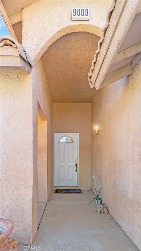 Entry Way - 9009 Piedra Ave, Hesperia, CA 92345 photo 1 of 2