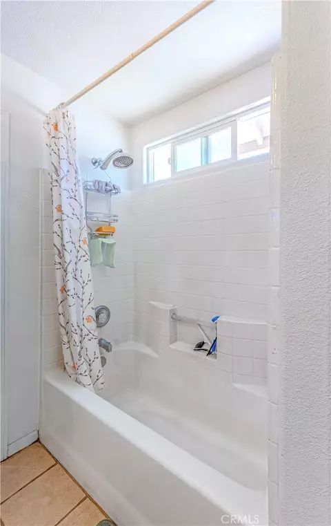Bath - 9009 Piedra Ave, Hesperia, CA 92345 photo 2 of 4