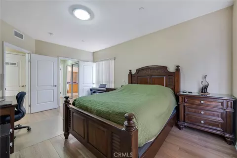 Bedroom - 1515 Grismer #202, Burbank, CA 91504 photo 5 of 6
