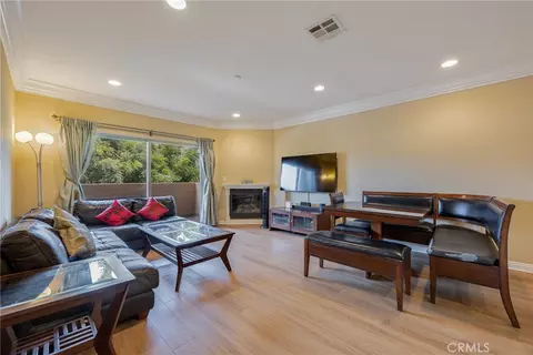 Living - 1515 Grismer #202, Burbank, CA 91504 photo 1 of 3