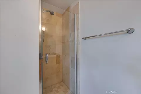 Bath - 1515 Grismer #202, Burbank, CA 91504 photo 4 of 6