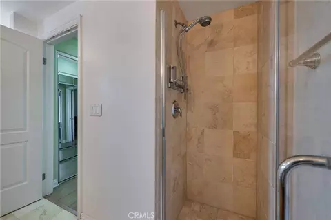 Bath - 1515 Grismer #202, Burbank, CA 91504 photo 5 of 6