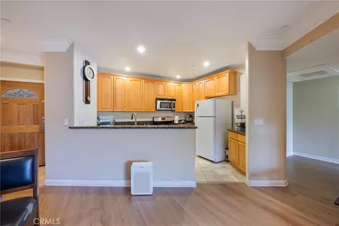 Kitchen - 1515 Grismer #202, Burbank, CA 91504 photo 1 of 6