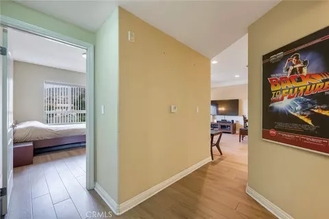 Entry Way - 1515 Grismer #202, Burbank, CA 91504 photo 4 of 5