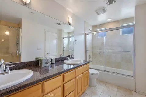 Bath - 1515 Grismer #202, Burbank, CA 91504 photo 6 of 6
