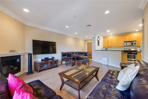 Living - 1515 Grismer #202, Burbank, CA 91504 photo 3 of 3