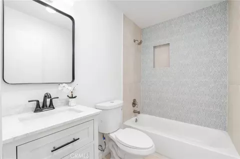 Bath - 10931 Knobb, Morongo Valley, CA 92256 photo 1 of 2