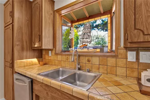 Kitchen - 1534 Wallace St, Simi Valley, CA 93065 photo 6 of 6