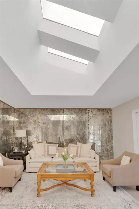 Living - 1534 Wallace St, Simi Valley, CA 93065 photo 3 of 6