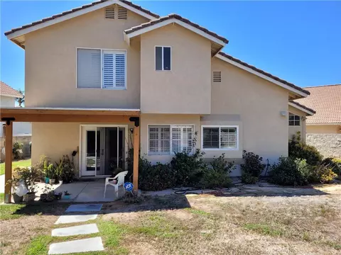 Exterior - 7814 Aberdeen Ln, Highland, CA 92346 photo 3 of 6
