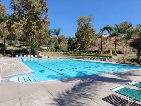 Exterior - 7814 Aberdeen Ln, Highland, CA 92346 photo 5 of 6