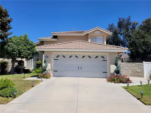 7814 Aberdeen Ln, Highland, CA 92346