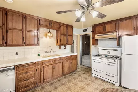 Kitchen - 255 E 41st St, San Bernardino, CA 92404 photo 4 of 4