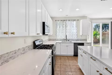Kitchen - 1205 Strand, Perris, CA 92571 photo 4 of 6