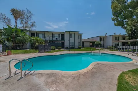Exterior - 1735 E Washington St #B-11, Colton, CA 92324 photo 3 of 4