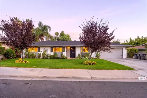 221 Phlox Ave, Redlands, CA 92373