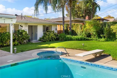 Exterior - 221 Phlox Ave, Redlands, CA 92373 photo 3 of 10