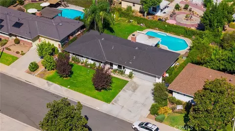 View/Area - 221 Phlox Ave, Redlands, CA 92373 photo 1 of 4