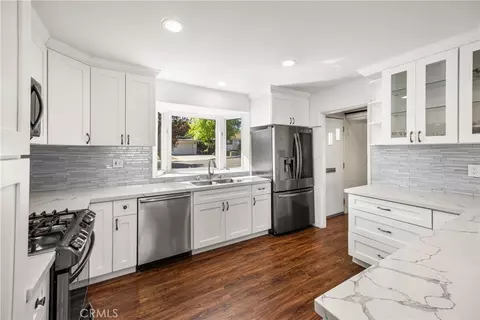 Kitchen - 221 Phlox Ave, Redlands, CA 92373 photo 3 of 5