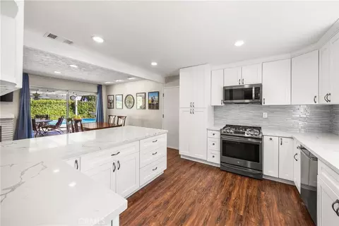 Kitchen - 221 Phlox Ave, Redlands, CA 92373 photo 5 of 5