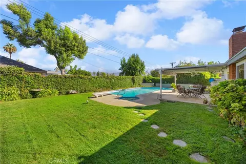 Exterior - 221 Phlox Ave, Redlands, CA 92373 photo 9 of 10