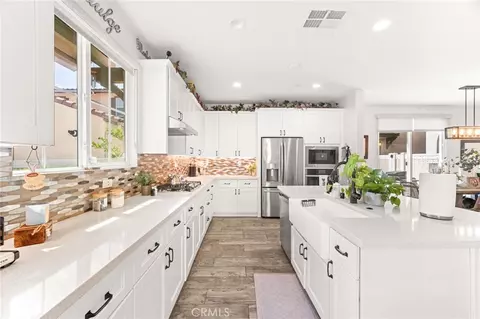 Kitchen - 1623 Hogan Ct, Upland, CA 91784 photo 3 of 4