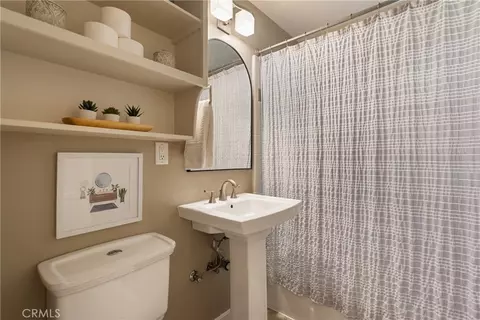 Bath - 686 N Ukiah Way, Upland, CA 91786 photo 1 of 2