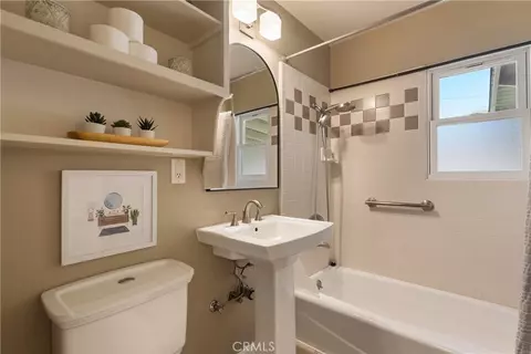 Bath - 686 N Ukiah Way, Upland, CA 91786 photo 2 of 2