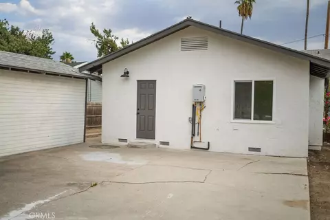 Exterior - 164 E 10th St, San Bernardino, CA 92410 photo 5 of 8